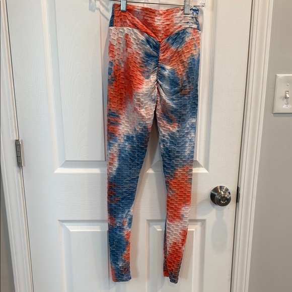 Red and Blue Tie-Dye Leggings with Abstract Design - Picture 3 of 7